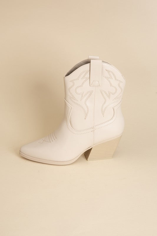 Fortune Dynamic Blazing S Western Boots-Fortune Dynamic-[option4]-[option5]-[option6]-[option7]-[option8]-Shop-Boutique-Clothing-for-Women-Online