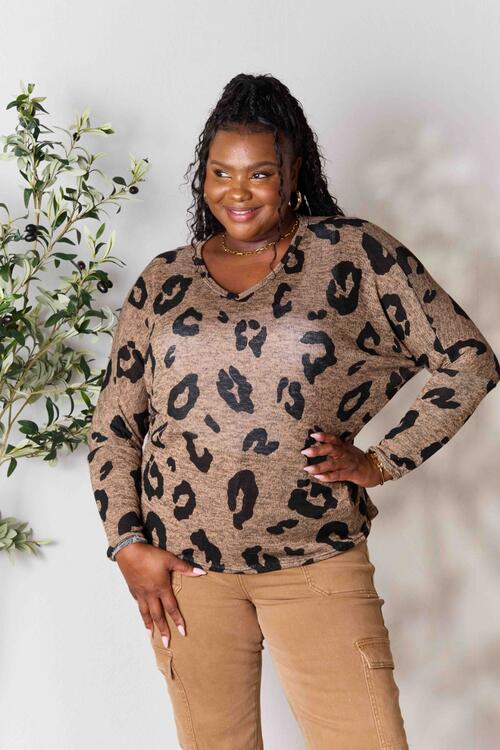 Hopely Leopard V-Neck Lightweight Knit Sweater-The Bee Chic Boutique-[option4]-[option5]-[option6]-[option7]-[option8]-Shop-Boutique-Clothing-for-Women-Online