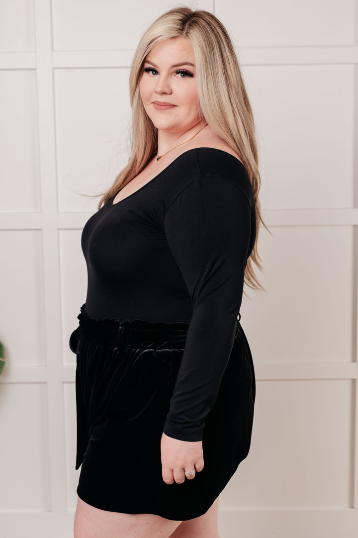 Bring in the Basics Seamless Reversible V-Neck Black-Tops-Ave Shops-[option4]-[option5]-[option6]-[option7]-[option8]-Shop-Boutique-Clothing-for-Women-Online