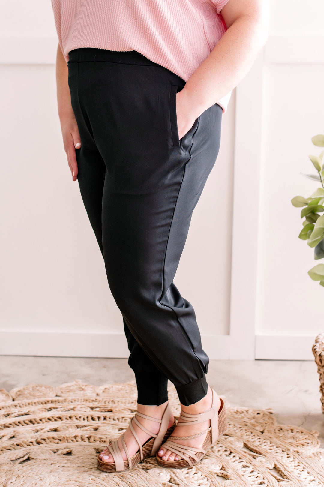 Chic Jogger Pant With Pockets In Black Onyx-The Bee Chic Boutique-[option4]-[option5]-[option6]-[option7]-[option8]-Shop-Boutique-Clothing-for-Women-Online