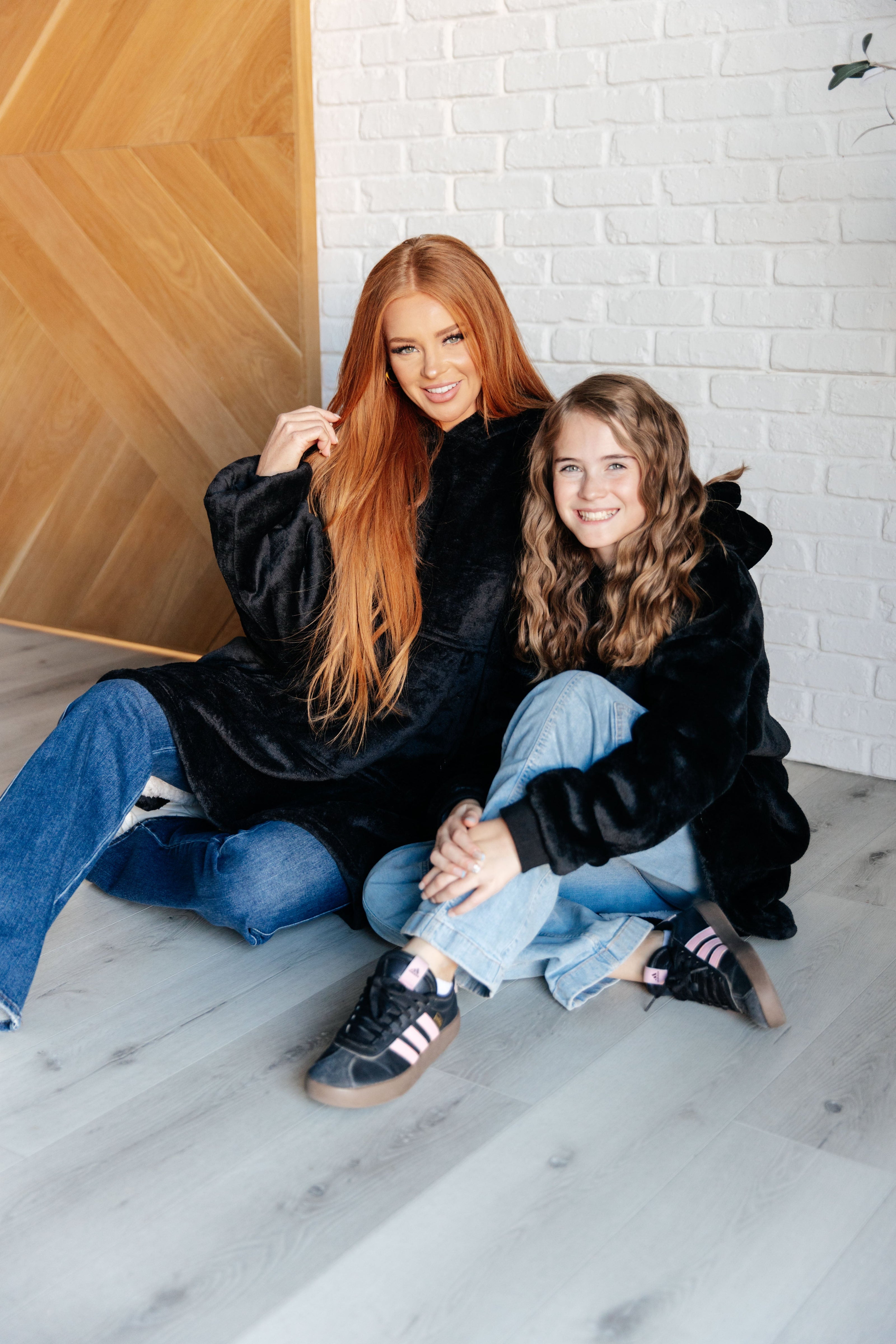 Oversized Velour Blanket Hoodie in Black-Layers-Ave Shops-[option4]-[option5]-[option6]-[option7]-[option8]-Shop-Boutique-Clothing-for-Women-Online