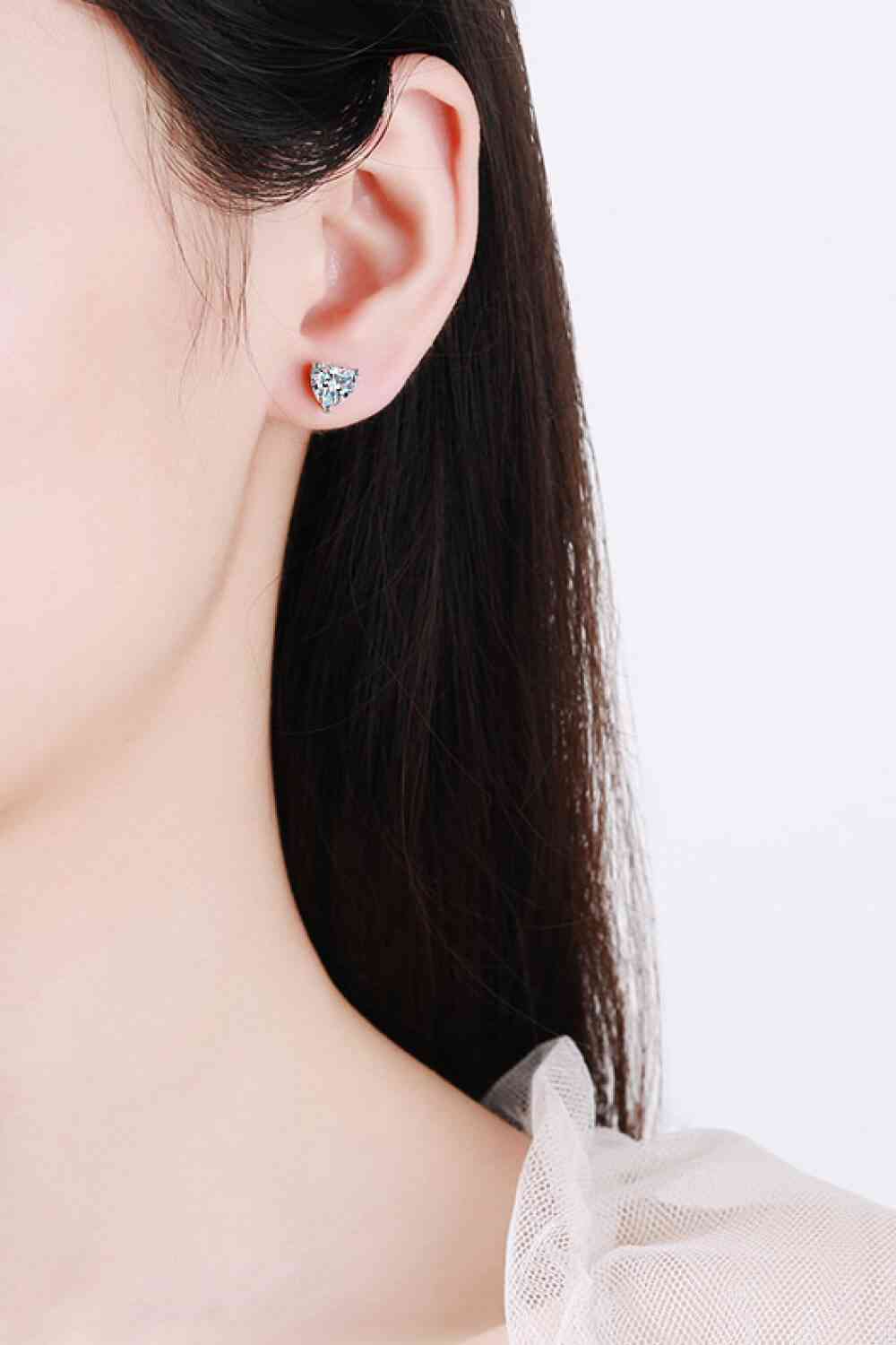 2 Carat Moissanite Heart-Shaped Stud Earrings-Trendsi-Silver-One Size-[option4]-[option5]-[option6]-[option7]-[option8]-Shop-Boutique-Clothing-for-Women-Online