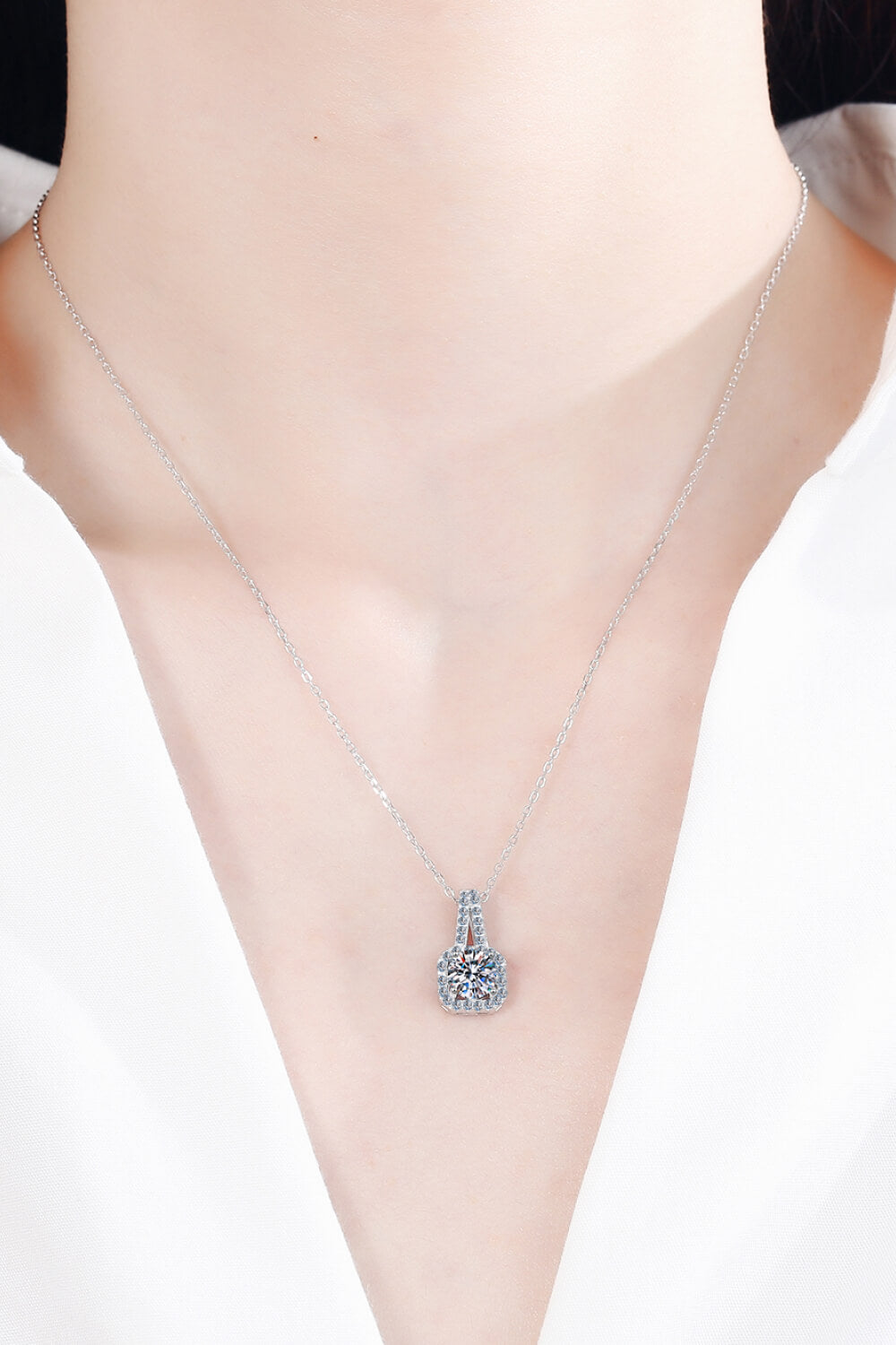 Look Amazing 2 Carat Moissanite Pendant Necklace-Trendsi-Silver-One Size-[option4]-[option5]-[option6]-[option7]-[option8]-Shop-Boutique-Clothing-for-Women-Online