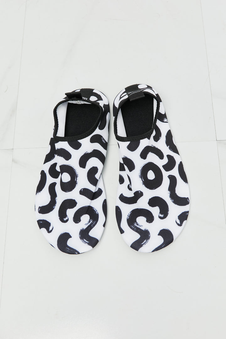 MMshoes On The Shore Water Shoes in White-Trendsi-[option4]-[option5]-[option6]-[option7]-[option8]-Shop-Boutique-Clothing-for-Women-Online