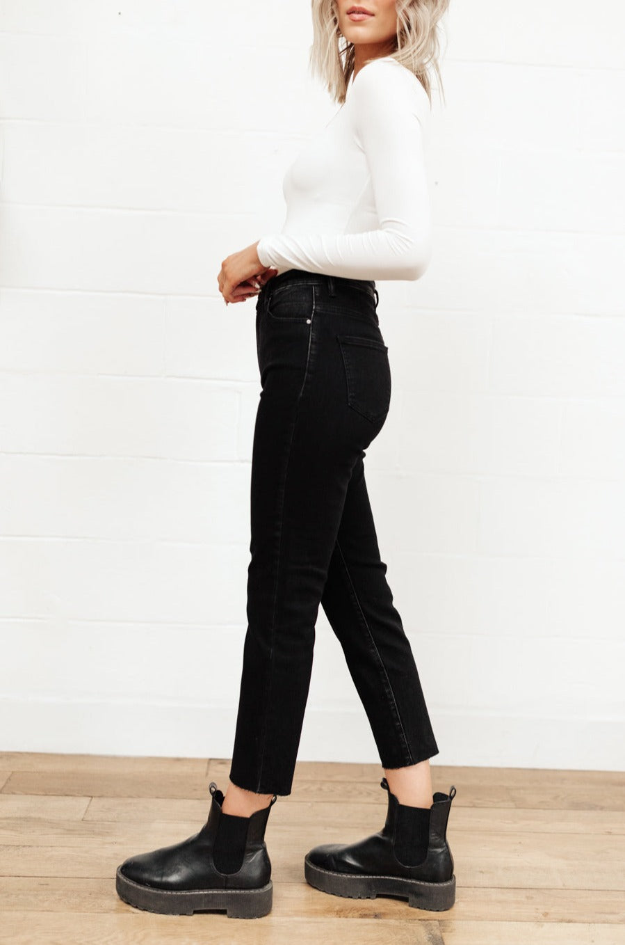 High Waist Mom Fit Jeans In Black-Womens-Ave Shops-[option4]-[option5]-[option6]-[option7]-[option8]-Shop-Boutique-Clothing-for-Women-Online