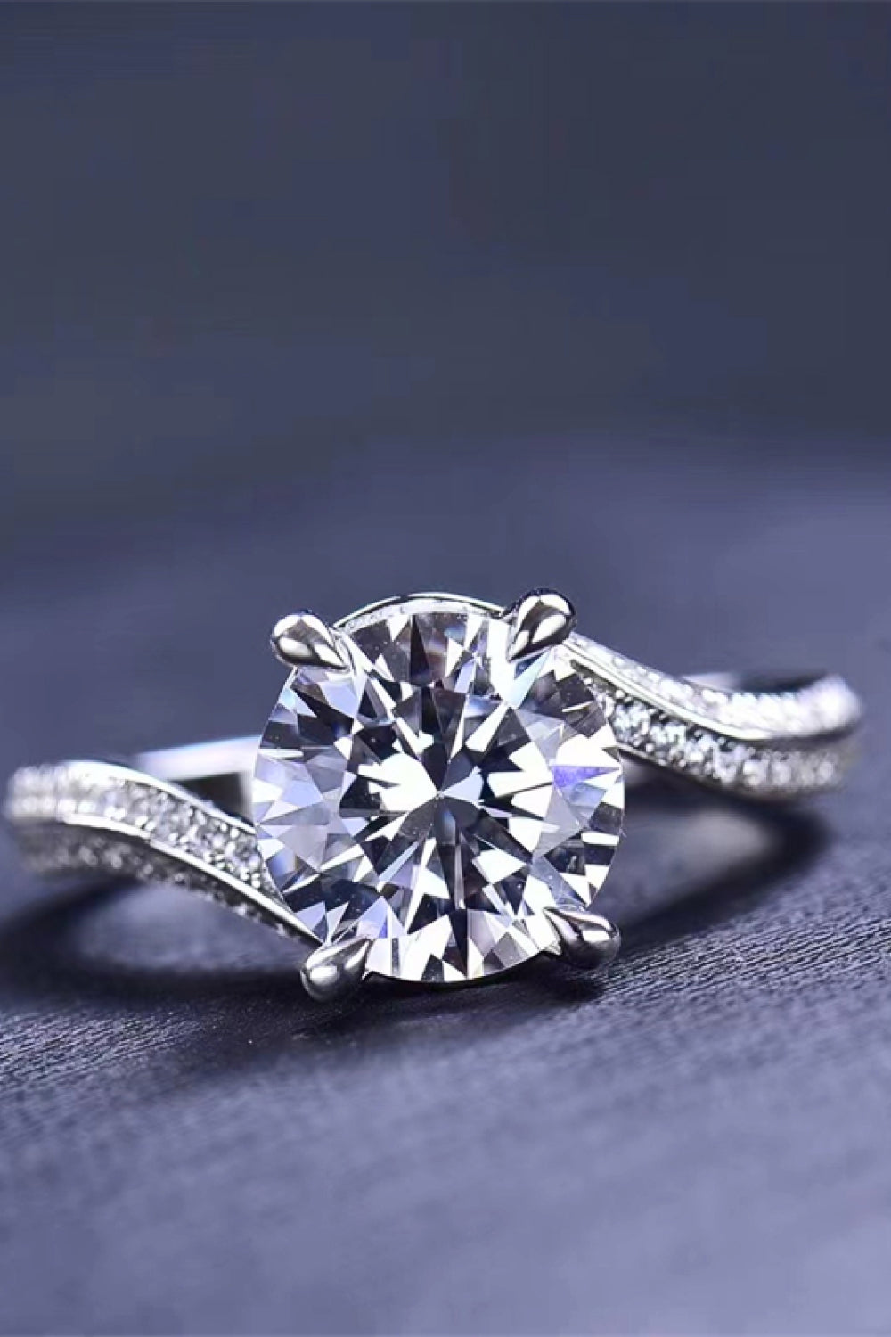 Keep Your Eyes On Me 3 Carat Moissanite Ring-Trendsi-[option4]-[option5]-[option6]-[option7]-[option8]-Shop-Boutique-Clothing-for-Women-Online